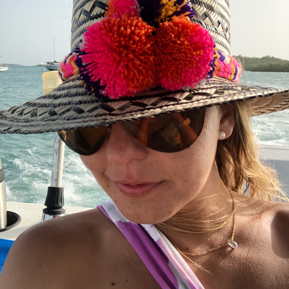 Meet your Posher, Claudia